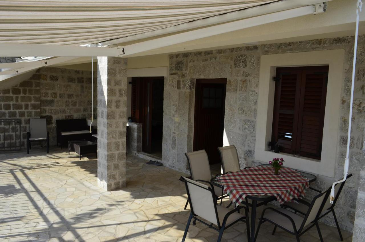 Vila Nikola Bratešići Exteriör bild