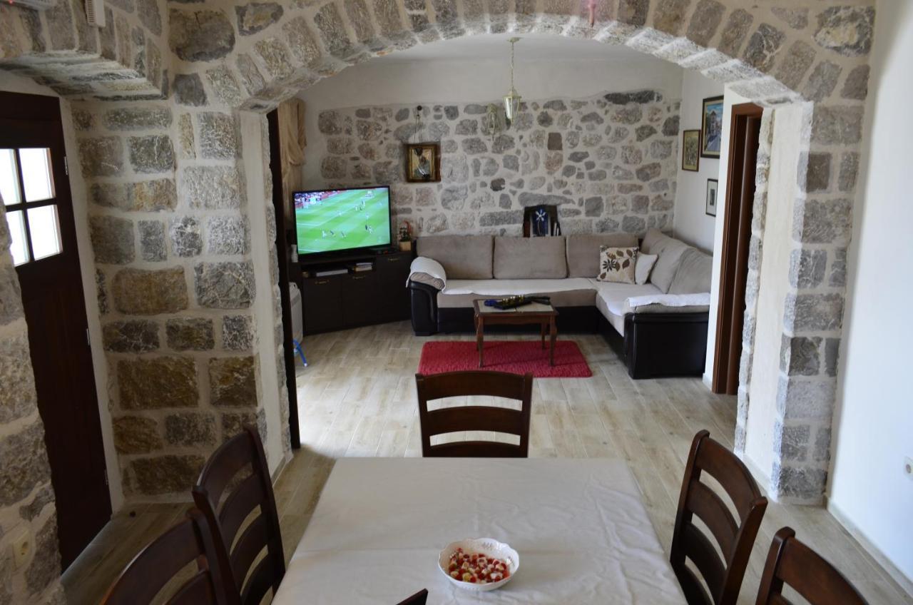 Vila Nikola Bratešići Exteriör bild